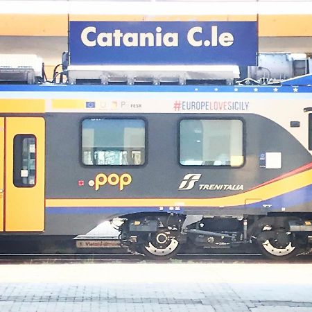 Binario 8 Catania Stazione Centrale Luaran gambar