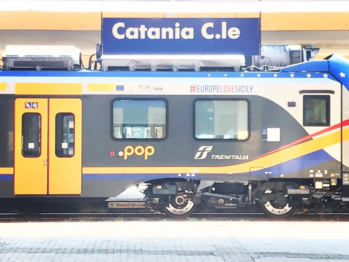 Binario 8 Catania Stazione Centrale Luaran gambar